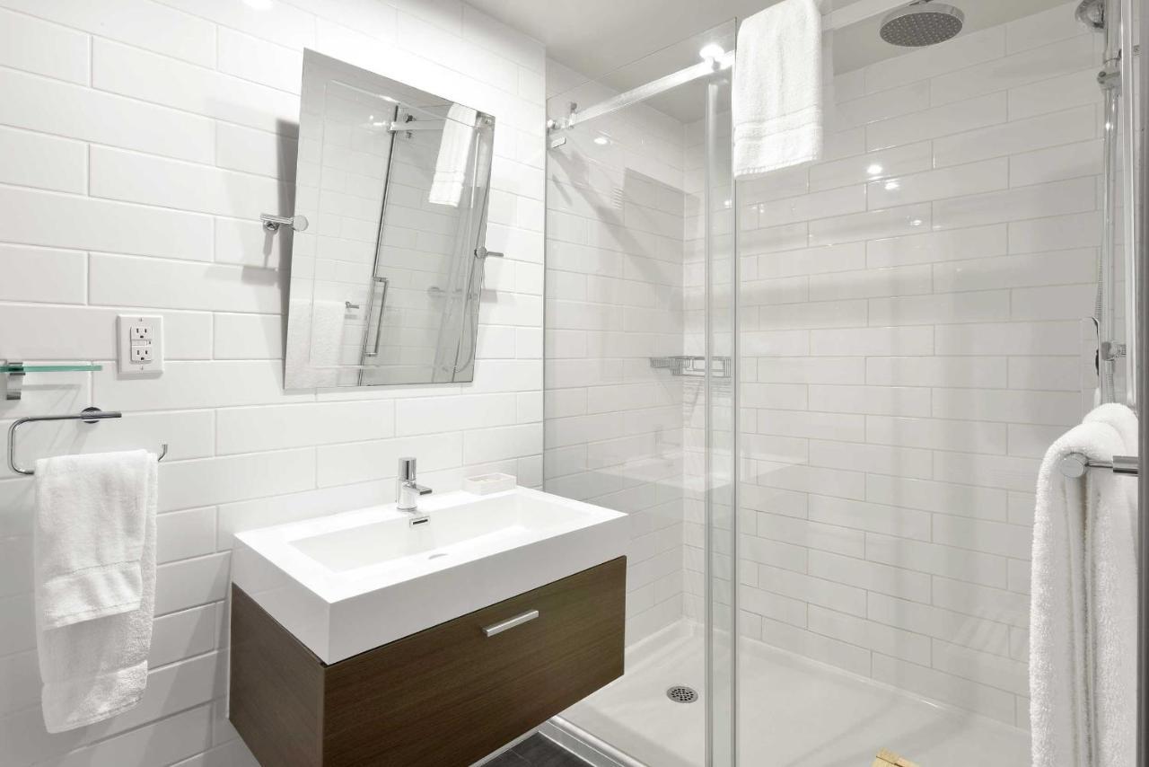 Hotel Epik Montreal Zewnętrze zdjęcie
