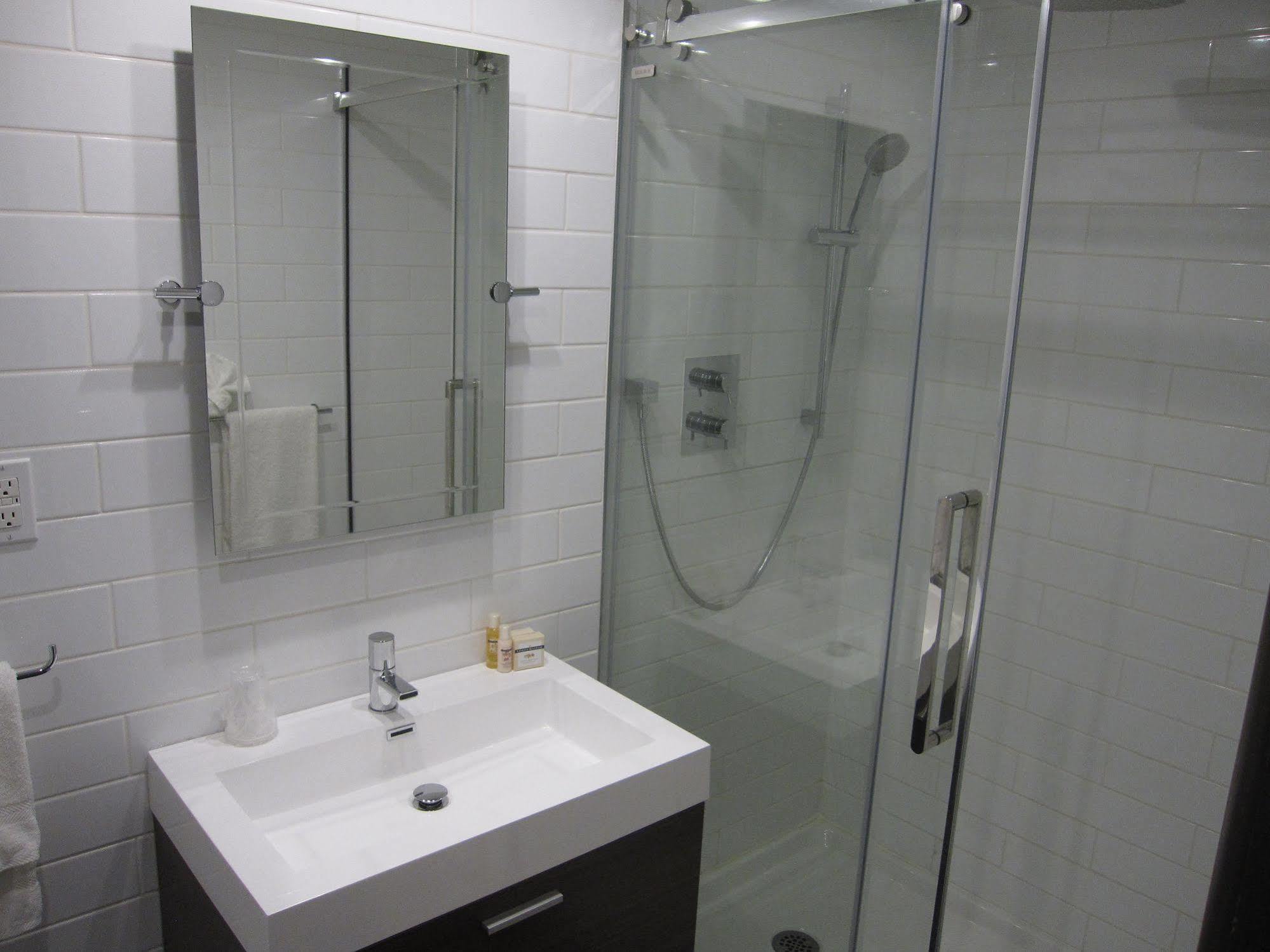 Hotel Epik Montreal Zewnętrze zdjęcie
