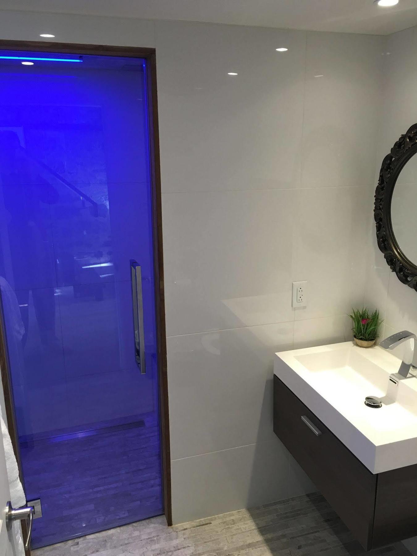 Hotel Epik Montreal Zewnętrze zdjęcie