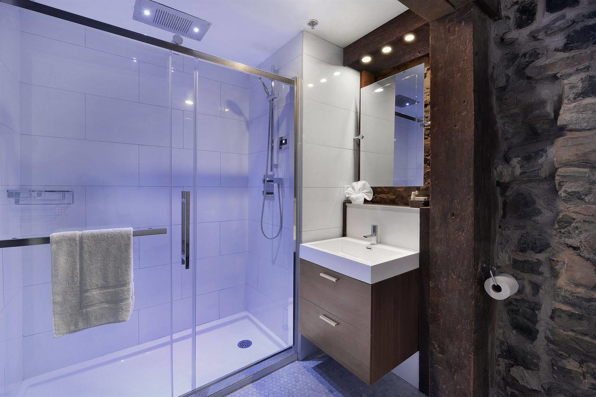 Hotel Epik Montreal Zewnętrze zdjęcie